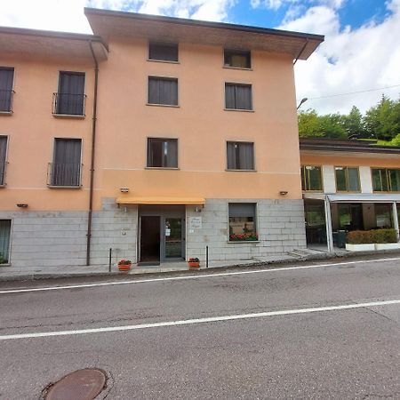 Albergo Ristorante Bigiu Sant'Omobono Imagna Esterno foto