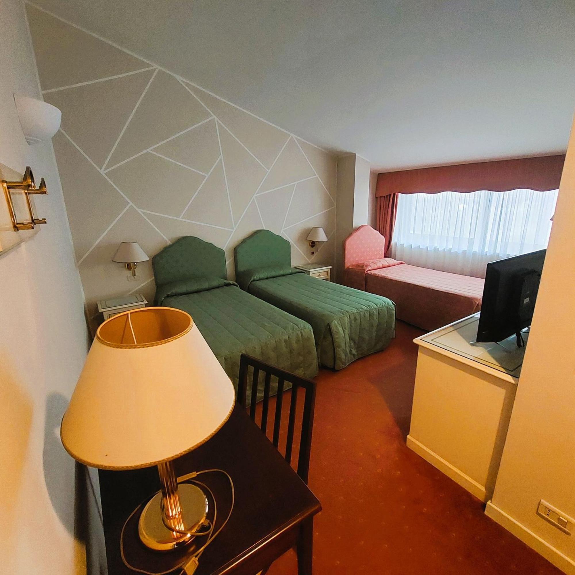 Albergo Ristorante Bigiu Sant'Omobono Imagna Esterno foto