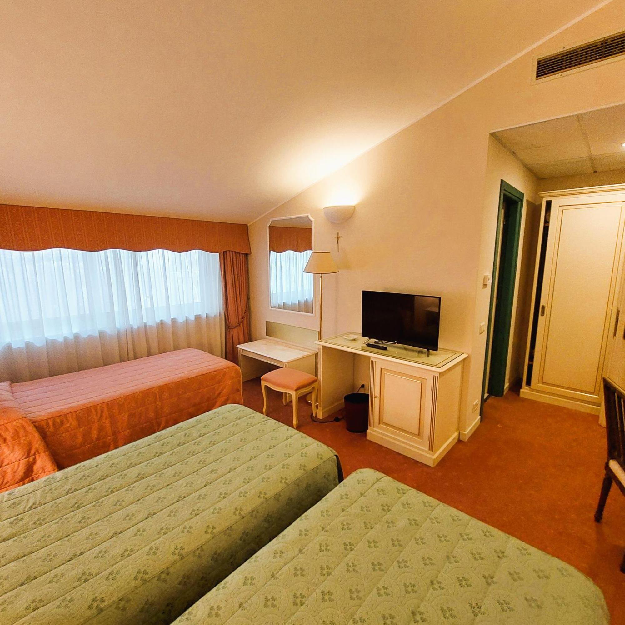 Albergo Ristorante Bigiu Sant'Omobono Imagna Esterno foto