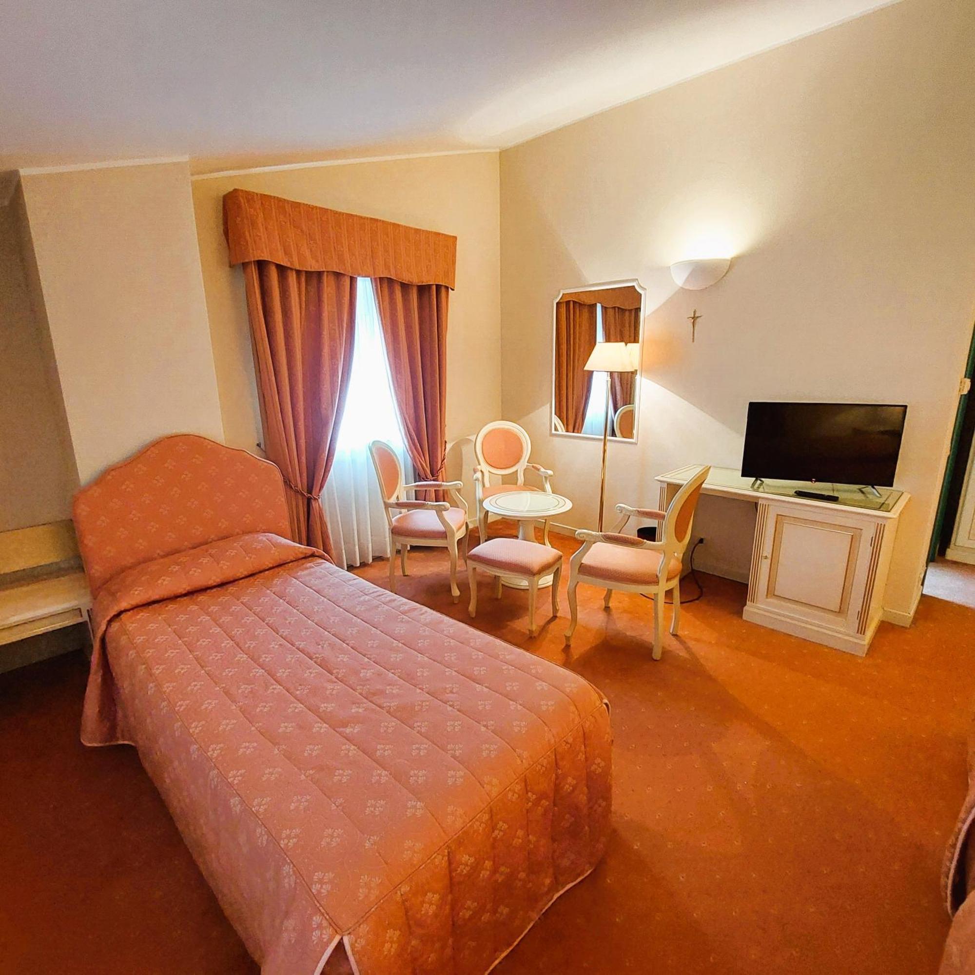Albergo Ristorante Bigiu Sant'Omobono Imagna Esterno foto