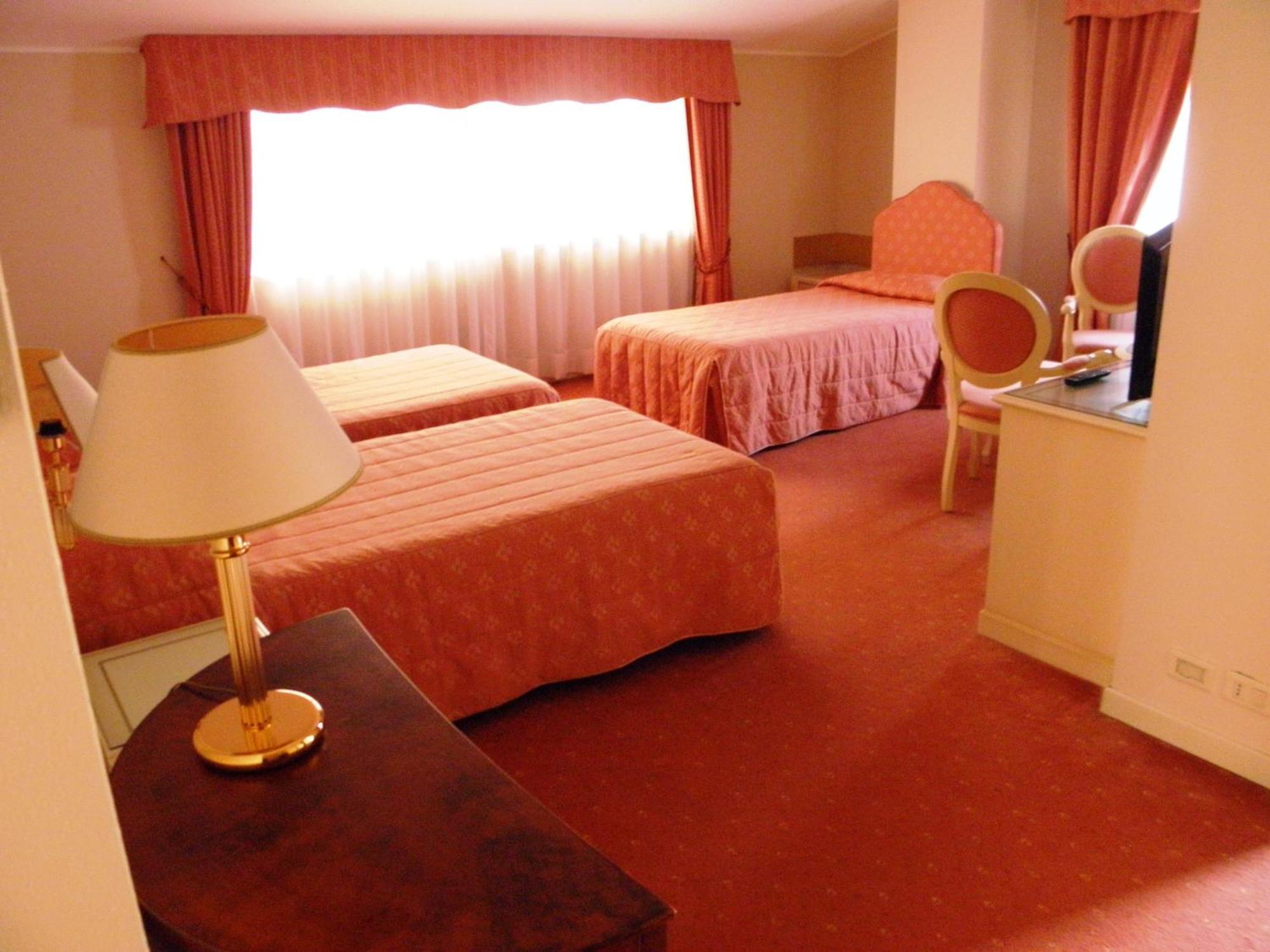 Albergo Ristorante Bigiu Sant'Omobono Imagna Esterno foto