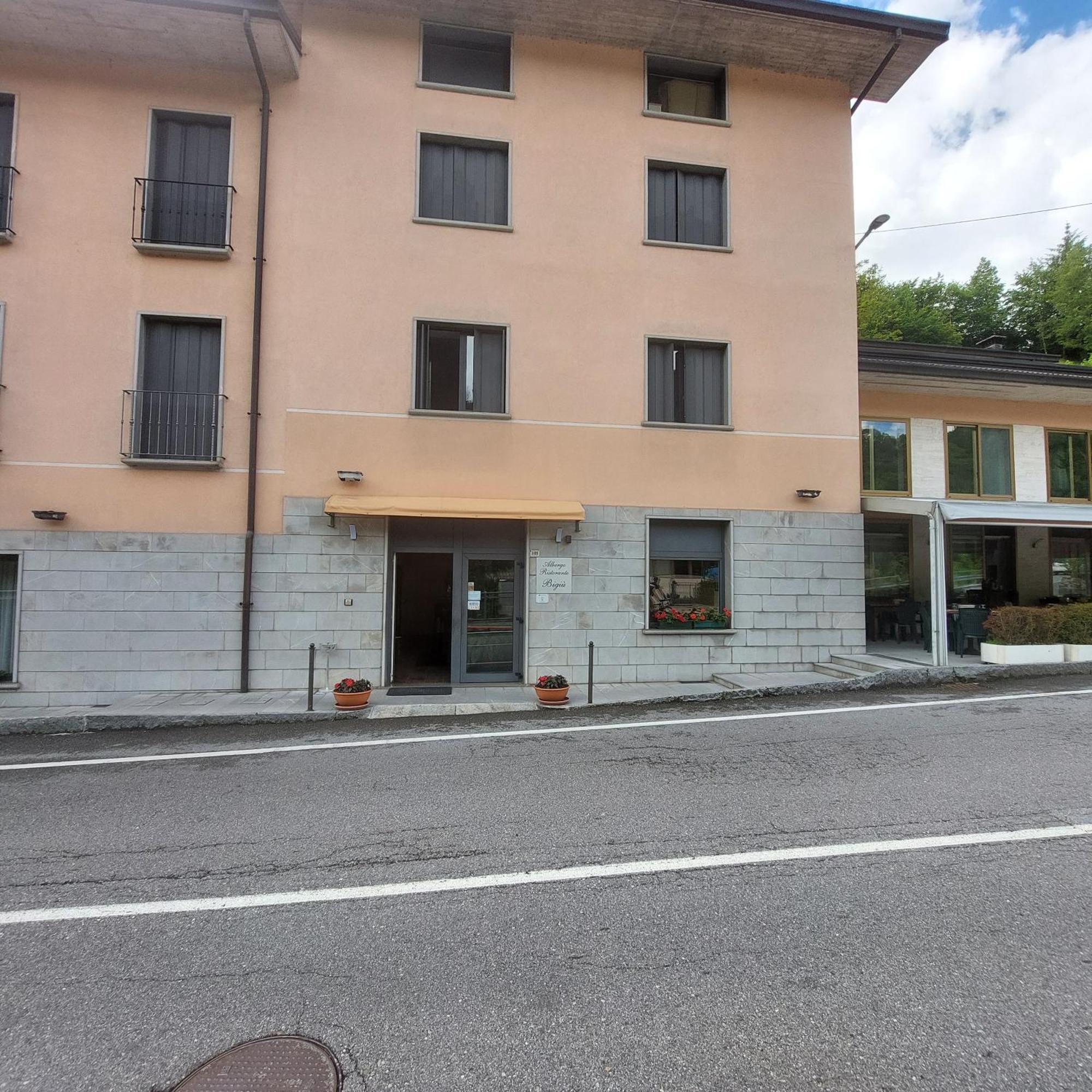 Albergo Ristorante Bigiu Sant'Omobono Imagna Esterno foto